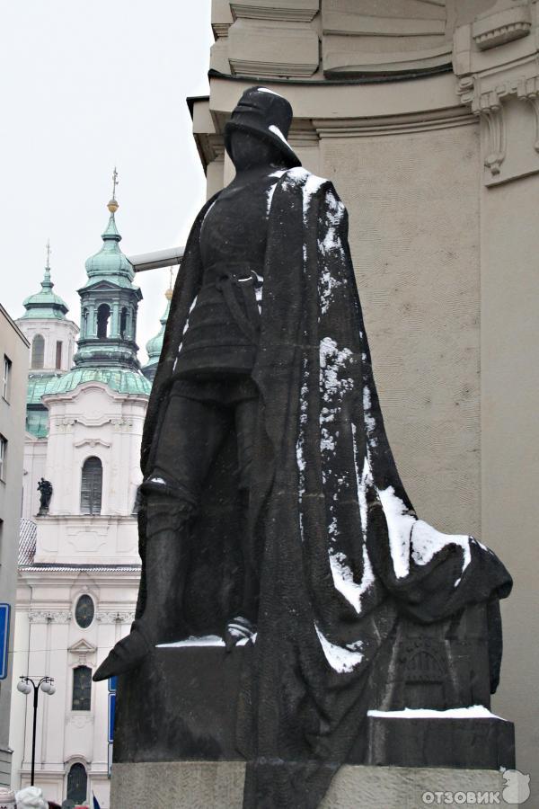 iron-knight-statue